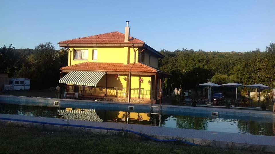 ホテル Pensiunea Casa Vanatorului Oteleni エクステリア 写真