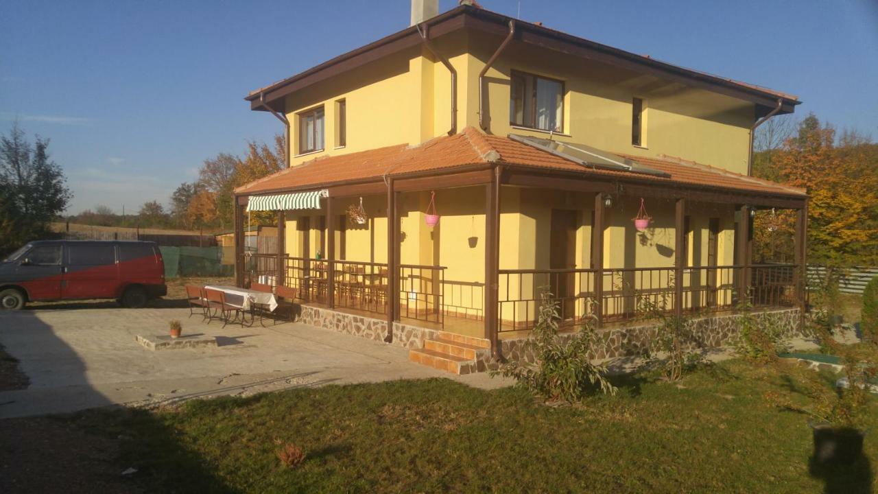 ホテル Pensiunea Casa Vanatorului Oteleni エクステリア 写真