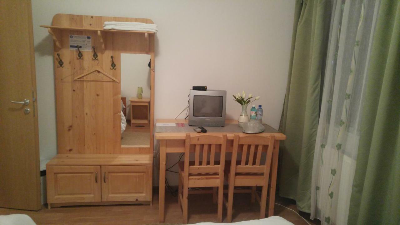 ホテル Pensiunea Casa Vanatorului Oteleni エクステリア 写真